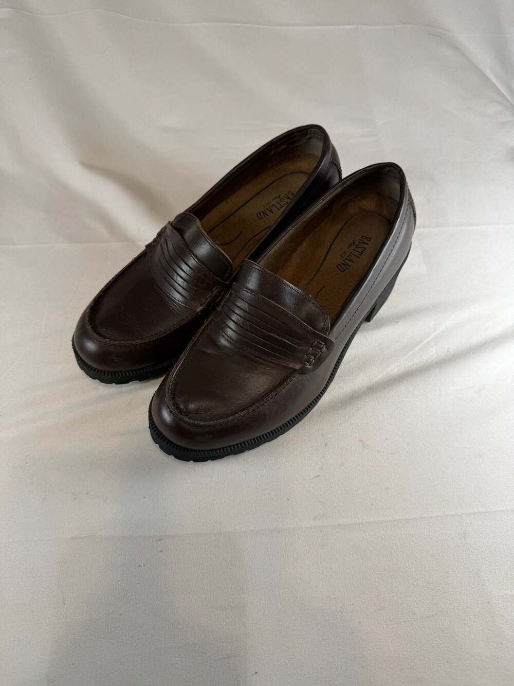 Eastland Womens Newbury Brown Leather Penny Loafer Block Heel Size 8.5M Preppy 9